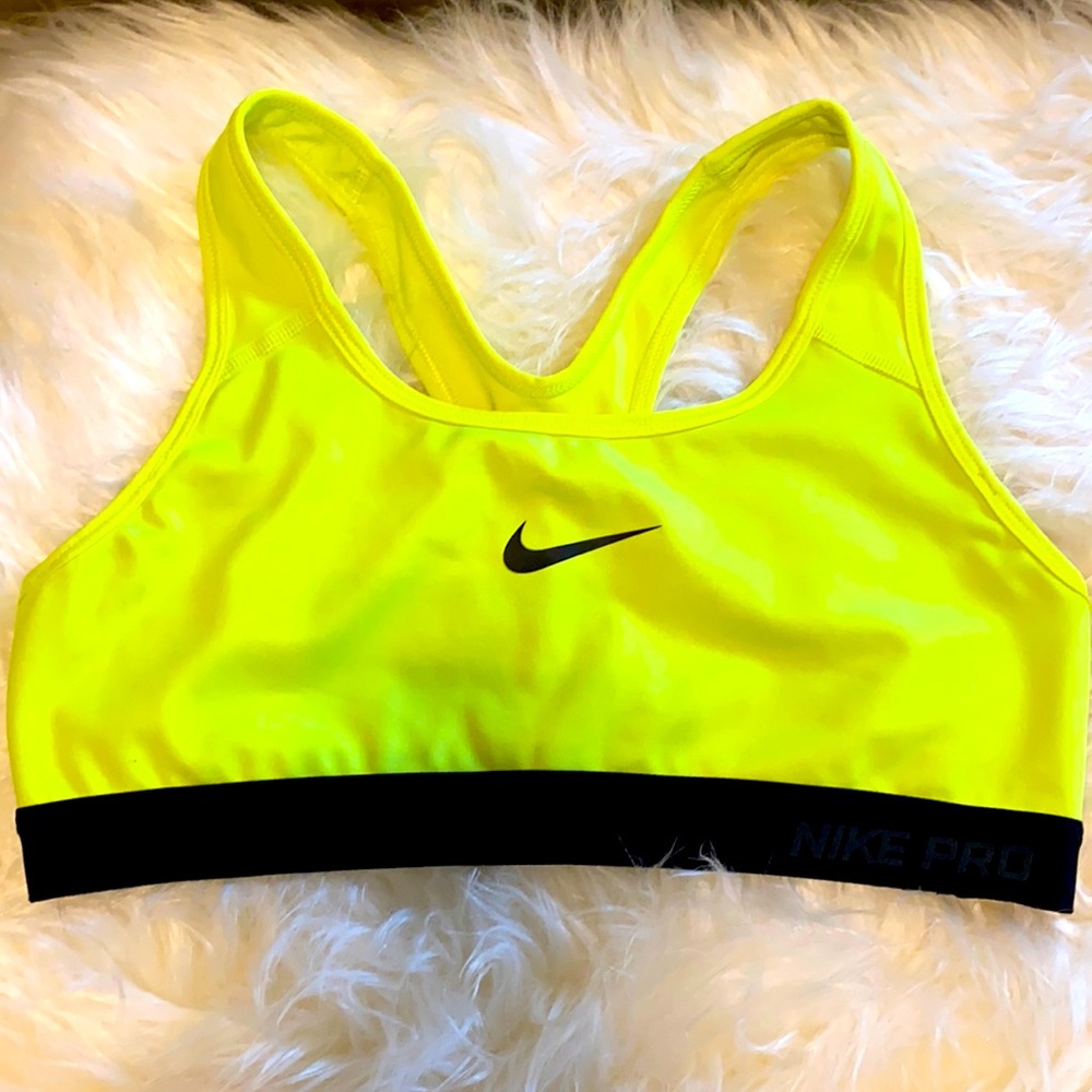 Nike Sport Bra (Size: M)